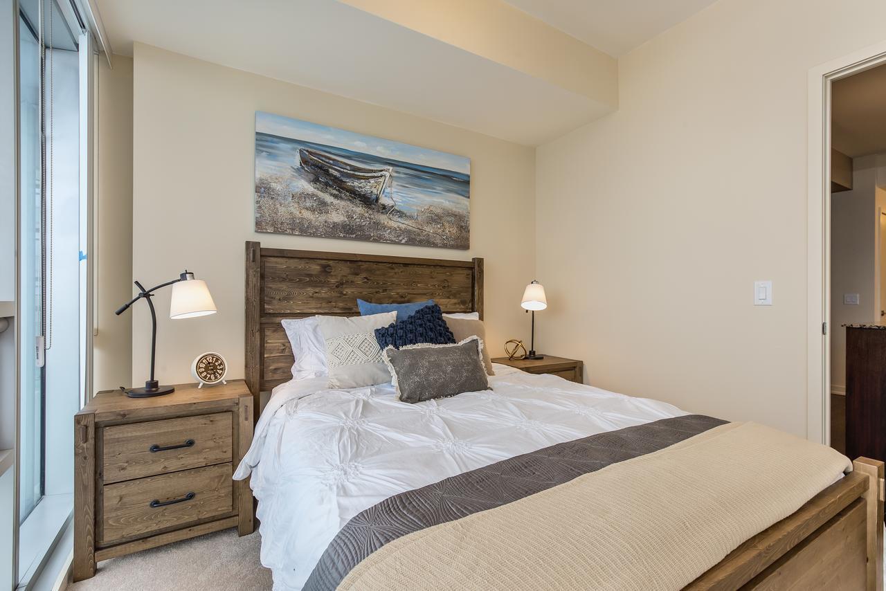 Upscale 3-Bedroom With Gorgeous Lake View Toronto Exteriör bild